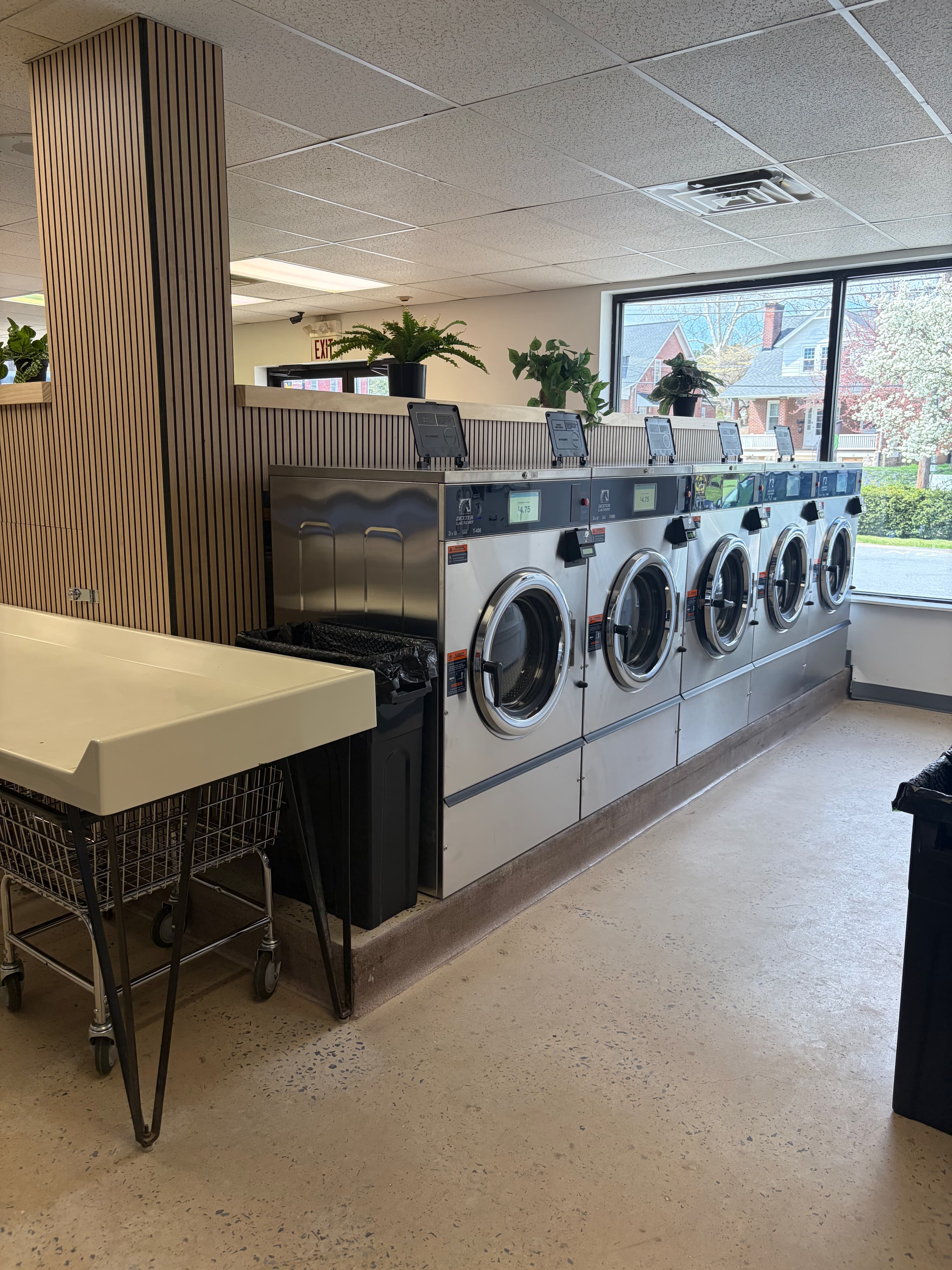 30 lb front-load washers at Manor Laundromat in Lancaster, PA